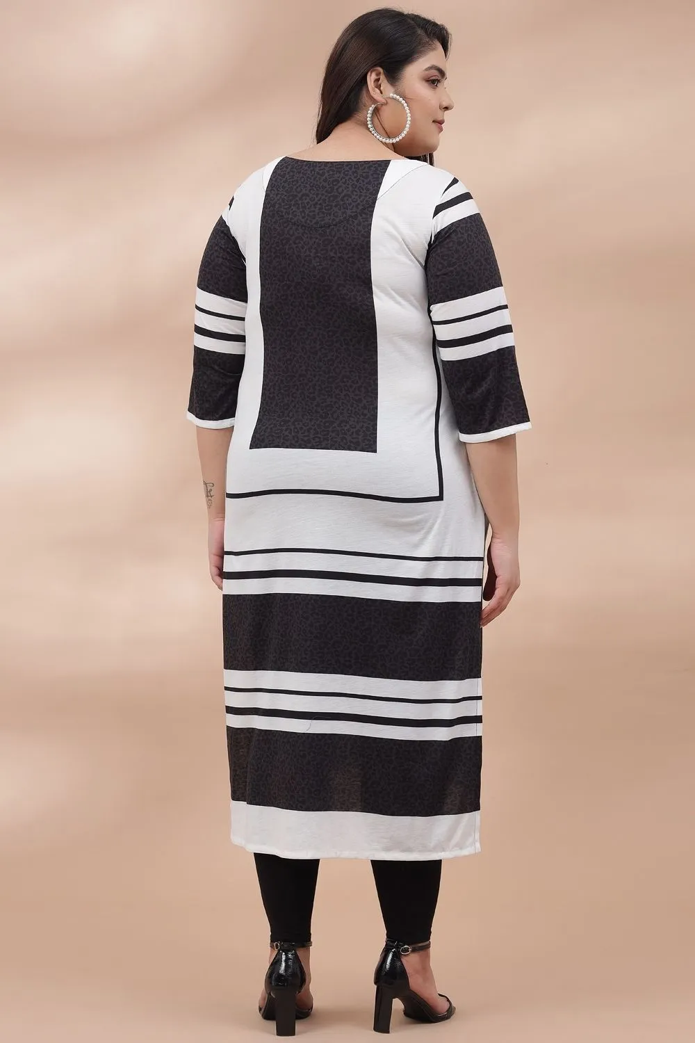 Monochrome Perfect Frame Printed Kurti